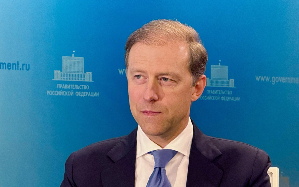 
            &laquo;Тащить за уши&raquo;. 5 громких заявлений властей об автопроме в 2025 году
        