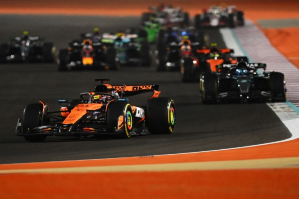 Пиастри выиграл спринт Ф-1 в Катаре, Расселл — 2-й, Норрис — 3-й, Ферстаппен — 4-й Пиастри выиграл спринт Ф-1 в Катаре, Расселл — 2-й, Норрис — 3-й, Ферстаппен — 4-й