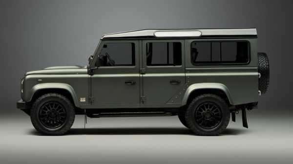 Классический Land Rover Defender принарядился в стиле Octa Классический Land Rover Defender принарядился в стиле Octa