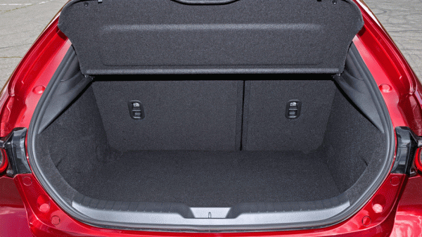 Подпрыгиваем на&nbsp;неровностях за&nbsp;рулём хэтчбека Mazda 3