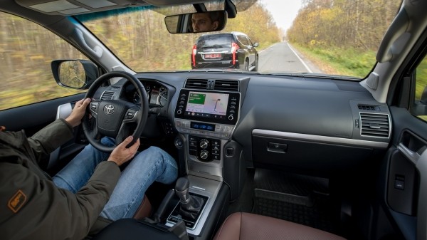 Обгоняем Pajero Sport на рамнике Toyota Land Cruiser Prado Обгоняем Pajero Sport на рамнике Toyota Land Cruiser Prado