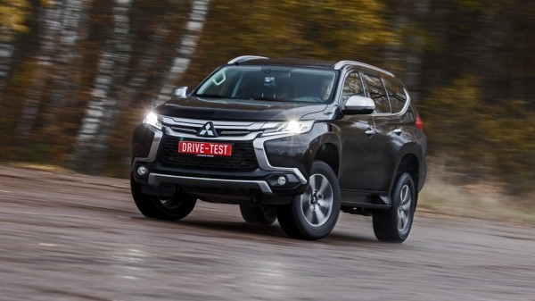 Обгоняем Pajero Sport на рамнике Toyota Land Cruiser Prado Обгоняем Pajero Sport на рамнике Toyota Land Cruiser Prado