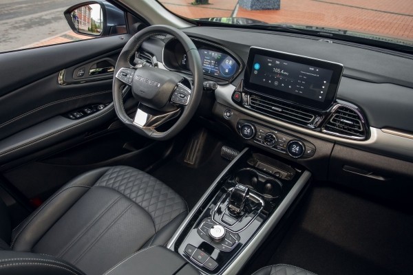 Зажигание автоматически обнуляться: первый тест-драйв Chery Cheryexeed TXL Зажигание автоматически обнуляться: первый тест-драйв Chery Cheryexeed TXL