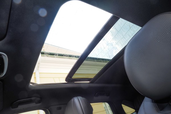 Главенство пассажира, нервная подвеска и мелкие шрифты: тест-драйв Exeed RX Главенство пассажира, нервная подвеска и мелкие шрифты: тест-драйв Exeed RX