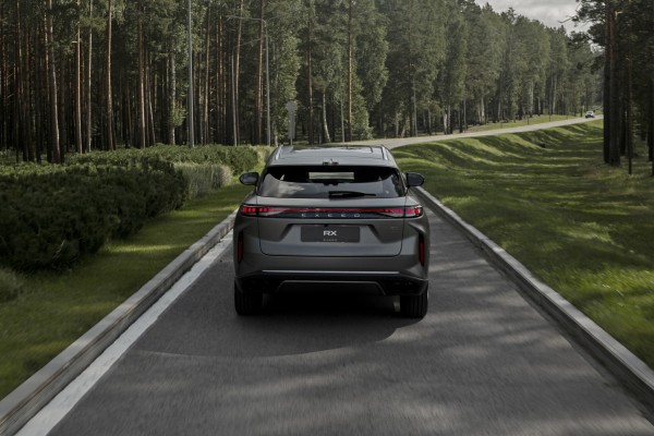 Главенство пассажира, нервная подвеска и мелкие шрифты: тест-драйв Exeed RX Главенство пассажира, нервная подвеска и мелкие шрифты: тест-драйв Exeed RX