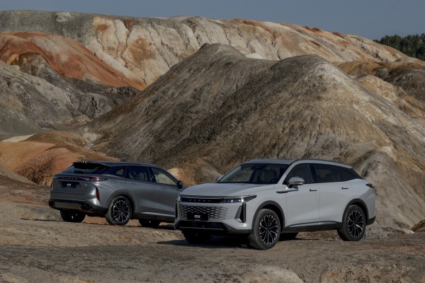 Главенство пассажира, нервная подвеска и мелкие шрифты: тест-драйв Exeed RX Главенство пассажира, нервная подвеска и мелкие шрифты: тест-драйв Exeed RX