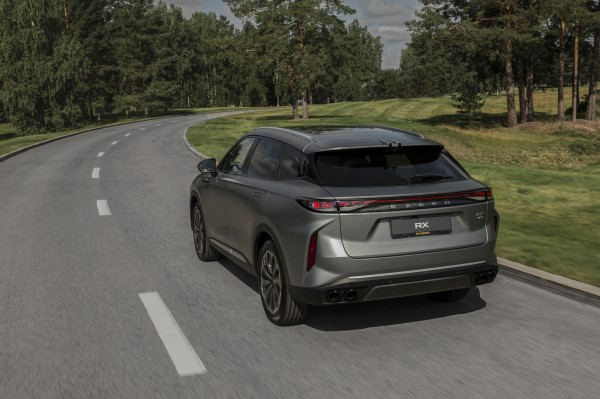 Главенство пассажира, нервная подвеска и мелкие шрифты: тест-драйв Exeed RX Главенство пассажира, нервная подвеска и мелкие шрифты: тест-драйв Exeed RX