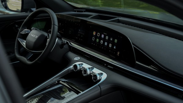 Главенство пассажира, нервная подвеска и мелкие шрифты: тест-драйв Exeed RX Главенство пассажира, нервная подвеска и мелкие шрифты: тест-драйв Exeed RX