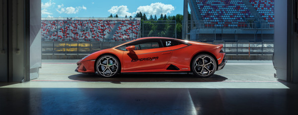 Легко сходимся с&nbsp;берлинеттой Lamborghini Huracan Evo