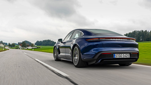 Разряжаем 800-вольтовые седаны Porsche Taycan Разряжаем 800-вольтовые седаны Porsche Taycan