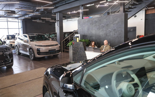 Ключевую ставку снизили до 16%. Как это повлияет на кредиты и цены машин
Ключевую ставку снизили до 16%. Как это повлияет на кредиты и цены машин