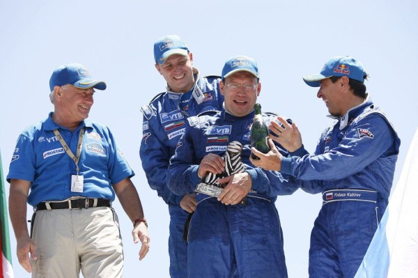 Юбилейное интервью со знаменитым штурманом КАМАЗ-мастер Айдаром Беляевым — истории с Дакара, биография, байки, фото Юбилейное интервью со знаменитым штурманом КАМАЗ-мастер Айдаром Беляевым — истории с Дакара, биография, байки, фото