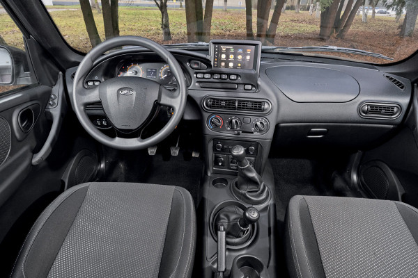 Лада Нива Travel с мотором 1.8: покупать или нет? Девять вердиктов журналистов Авторевю и приглашенных авторов