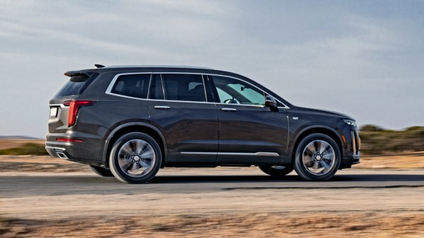 Пылим по марокканским дорогам на кроссовере Cadillac XT6 Пылим по марокканским дорогам на кроссовере Cadillac XT6