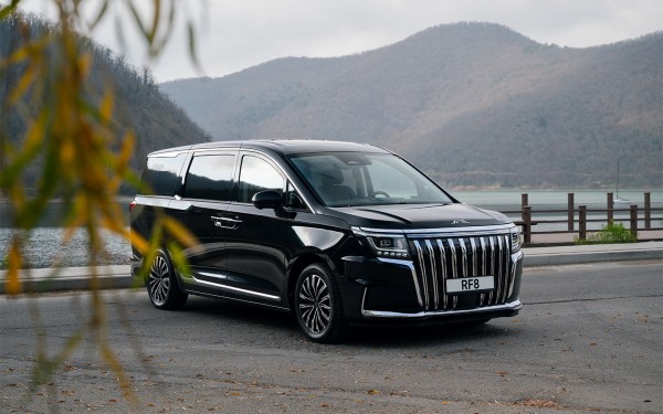 Хочет быть премиальнее. Тест китайского вэна JAC RF8 российской сборки
Хочет быть премиальнее. Тест китайского вэна JAC RF8 российской сборки