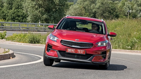 Пытаемся приподняться в европейском хэтчбеке Kia XCeed Пытаемся приподняться в европейском хэтчбеке Kia XCeed