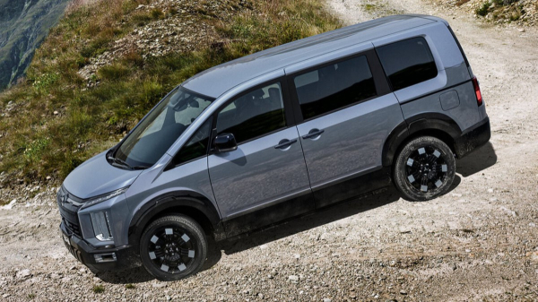 Минивэн Mitsubishi Delica D:5 обновился во второй раз Минивэн Mitsubishi Delica D:5 обновился во второй раз