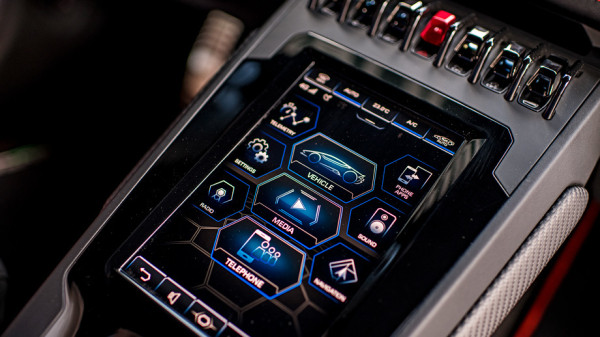 Легко сходимся с&nbsp;берлинеттой Lamborghini Huracan Evo