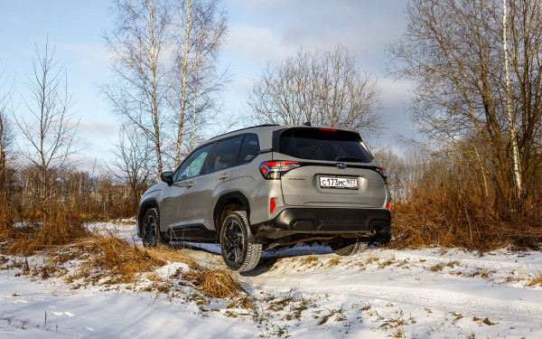 
            Егерь из барбершопа. Первый тест Subaru Forester нового поколения
        