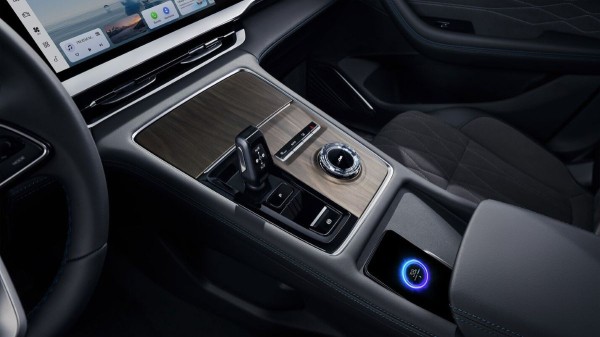 Geely Monjaro для России: спецверсия с обновленным салоном Geely Monjaro для России: спецверсия с обновленным салоном