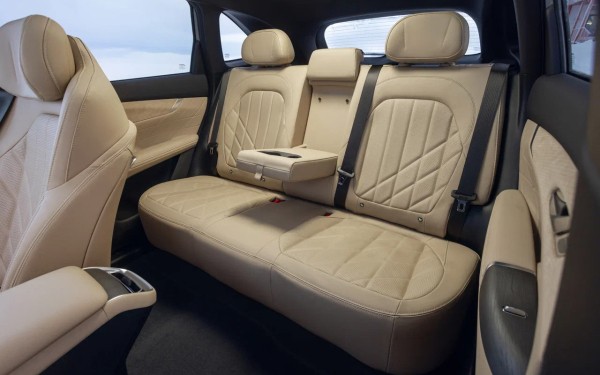 
            Без компромиссов, но с полным приводом. Тест нового Changan CS75 Plus
        