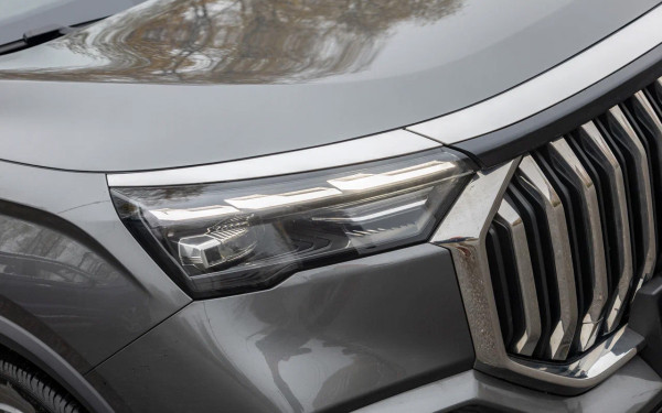 
            Одинаково разные. Мы сравнили Geely Okavango и Jetta VS7
        