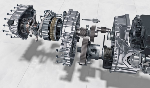 Ведём в&nbsp;заносе электрический седан Porsche Taycan&nbsp;4S