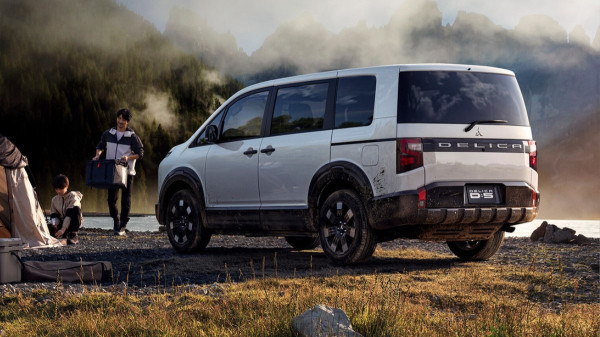 Минивэн Mitsubishi Delica D:5 обновился во второй раз Минивэн Mitsubishi Delica D:5 обновился во второй раз