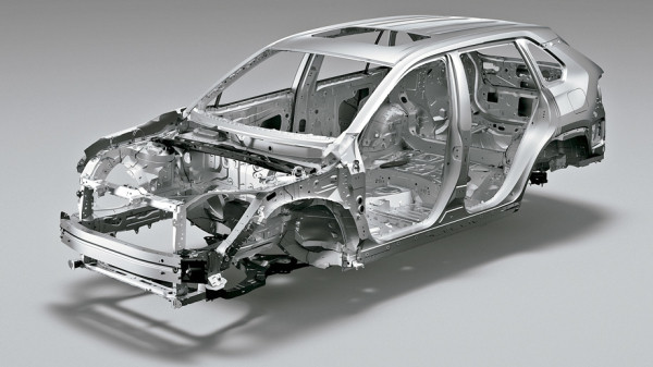 Находим заносчивым кроссовер Toyota RAV4 пятого поколения