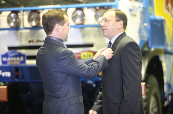 Юбилейное интервью со знаменитым штурманом КАМАЗ-мастер Айдаром Беляевым — истории с Дакара, биография, байки, фото Юбилейное интервью со знаменитым штурманом КАМАЗ-мастер Айдаром Беляевым — истории с Дакара, биография, байки, фото