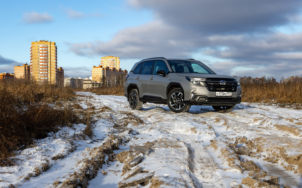 
            Егерь из барбершопа. Первый тест Subaru Forester нового поколения
        