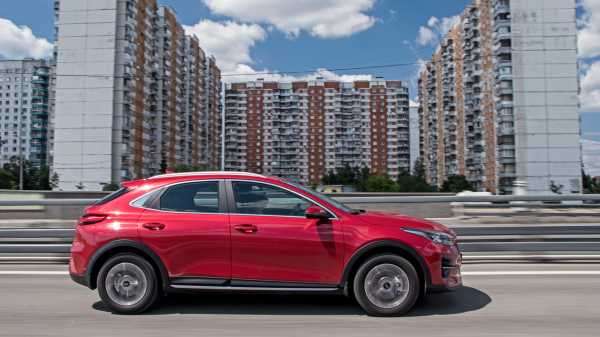 Пытаемся приподняться в европейском хэтчбеке Kia XCeed Пытаемся приподняться в европейском хэтчбеке Kia XCeed