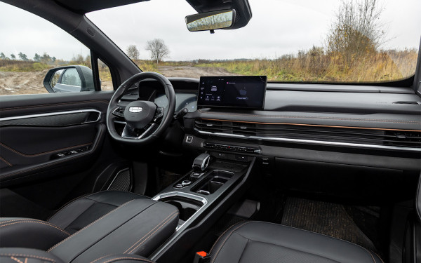 
            Одинаково разные. Мы сравнили Geely Okavango и Jetta VS7
        