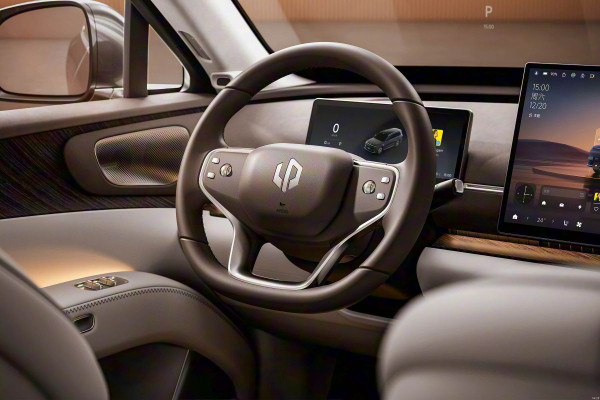 Кроссовер Leapmotor D19 предъявил роскошный салон Кроссовер Leapmotor D19 предъявил роскошный салон