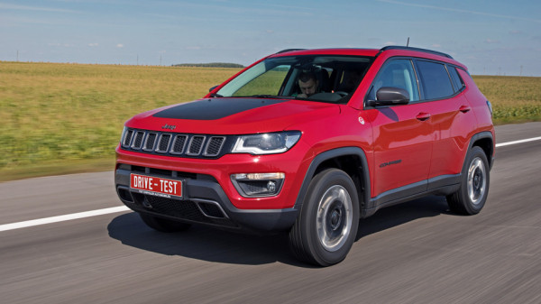 Прикрываем Jeep Compass обновлённым Cherokee Прикрываем Jeep Compass обновлённым Cherokee
