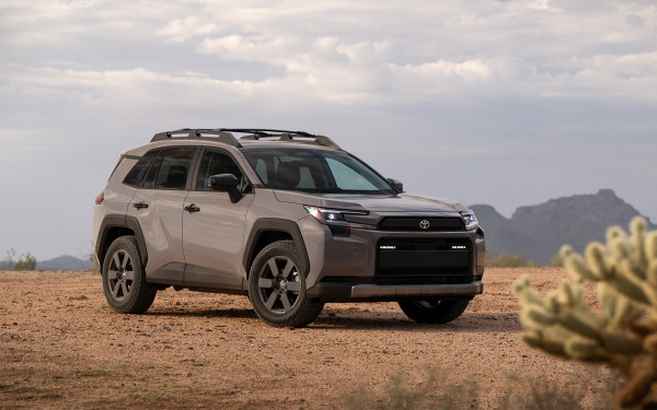 
            Прорыв, провал, надежда, мечта. Читатели Autonews выбрали автомобили года
        