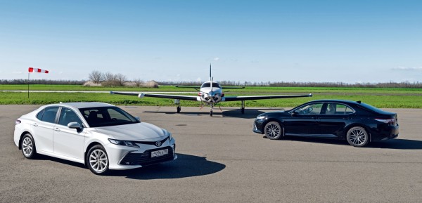 Выделяем базовый среди обновлённых седанов Camry Выделяем базовый среди обновлённых седанов Camry