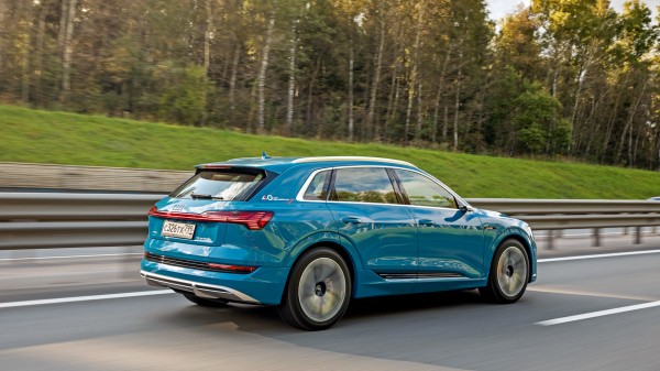 Подпитываем интерес к четырём кольцам, разряжая Audi e-tron Подпитываем интерес к четырём кольцам, разряжая Audi e-tron