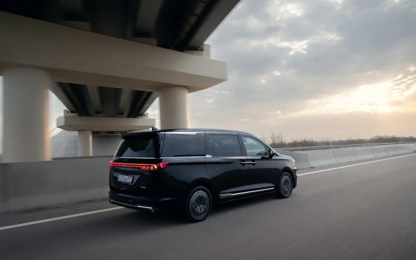 Хочет быть премиальнее. Тест китайского вэна JAC RF8 российской сборки
Хочет быть премиальнее. Тест китайского вэна JAC RF8 российской сборки