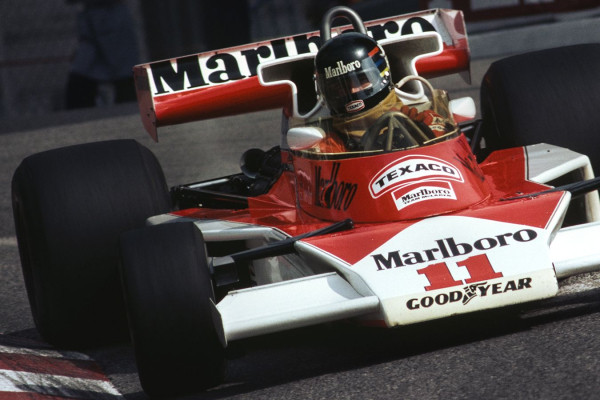 Опрос для болельщиков: кто из чемпионов Формулы-1 меньше всего заслужил титул Опрос для болельщиков: кто из чемпионов Формулы-1 меньше всего заслужил титул