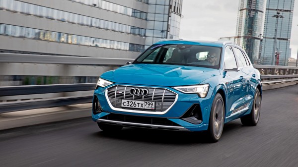 Подпитываем интерес к четырём кольцам, разряжая Audi e-tron Подпитываем интерес к четырём кольцам, разряжая Audi e-tron