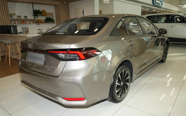 
            Когда в России начнут продавать обновленную Toyota Corolla. Мы все узнали
        