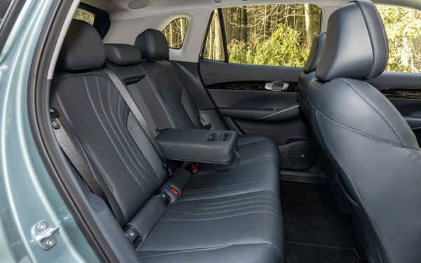 
            15 любопытных новинок на российском рынке в 2025 году. Не только из Китая
        