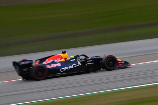 Тесты Формулы-1 в Барселоне: лучшее время у Феррари, больше всех проехал Мерседес Тесты Формулы-1 в Барселоне: лучшее время у Феррари, больше всех проехал Мерседес