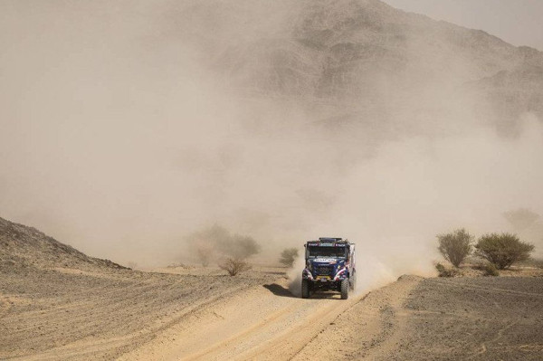 Седьмой этап ралли Дакар 2026: проблемы Латегана, успех Ременника, Сандерс впереди Брабека