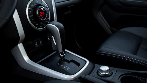 Не даём скучать обновлённому пикапу Isuzu D-Max c мотором 3.0