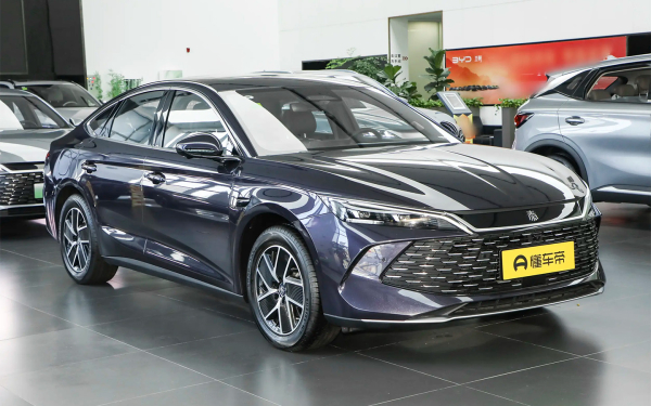 
            На каких машинах ездят сами китайцы. Топ-10 самых популярных моделей
        