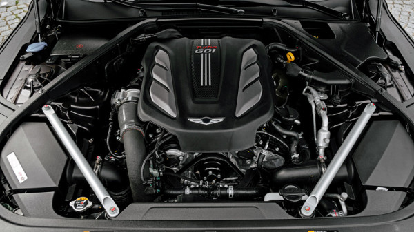 Фиксируем сугубо внешнюю смену имиджа седаном Genesis G90