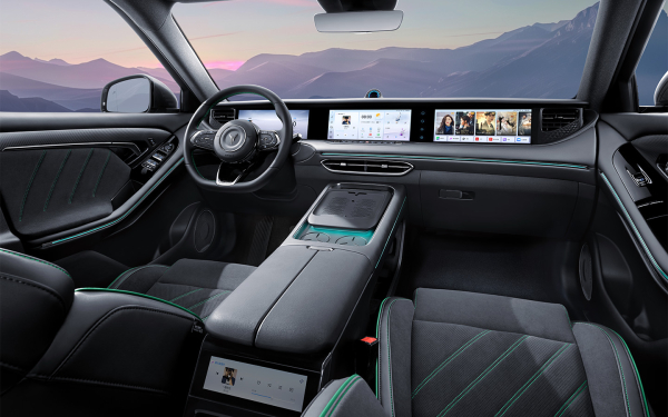 
            Амур не промазал. Дневник одного Voyah Free
        