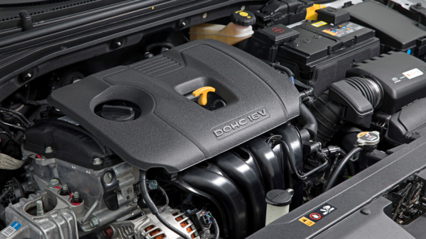 Заглядываем под новую маску знакомого седана Hyundai Elantra